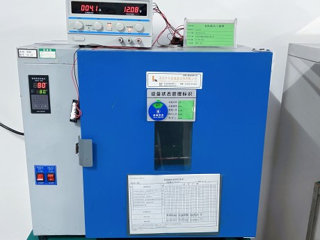 Electric forced-air drying oven