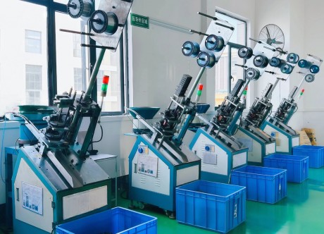 Automatic needle guide machine